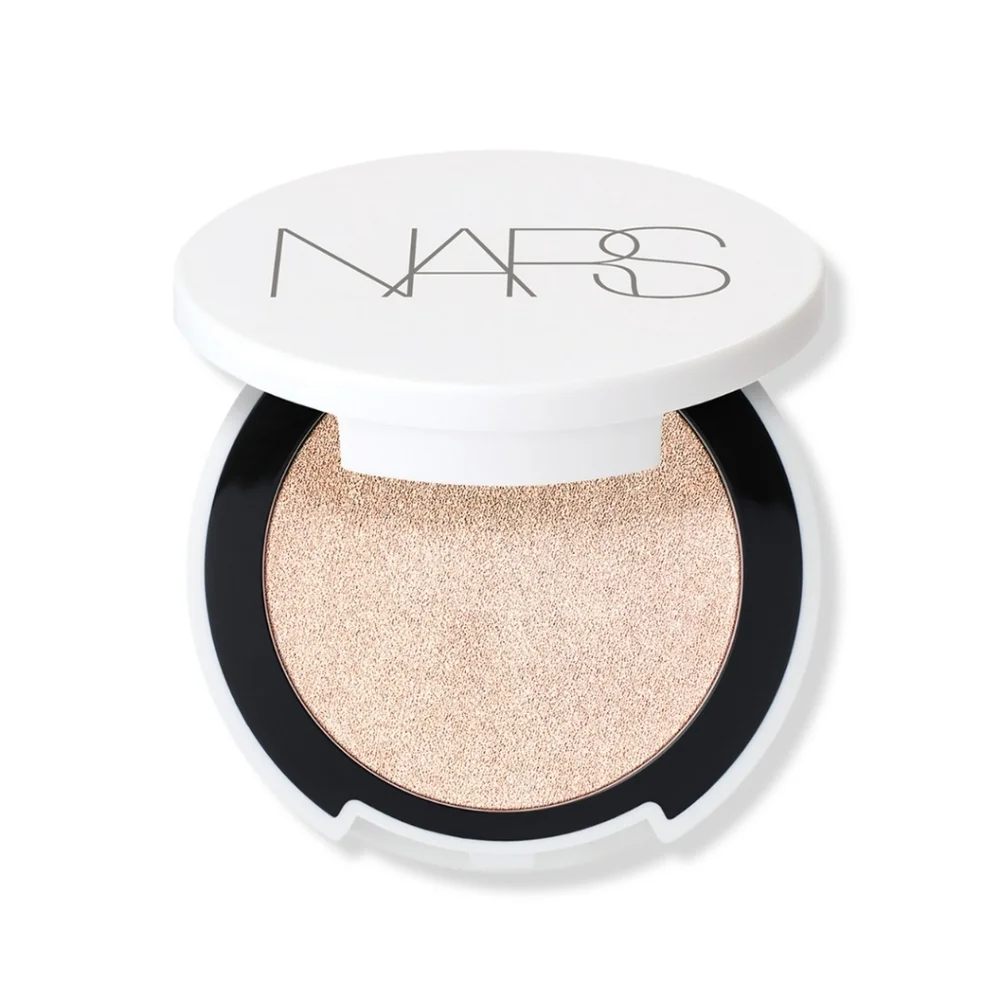 NARS LIGHT REFLECTING LUMINIZING POWDER.